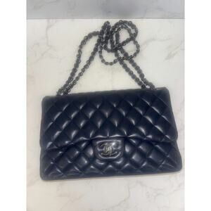 Chanel Quilted Flap Bag in Navy Blue Lambskin - Excellent Condition